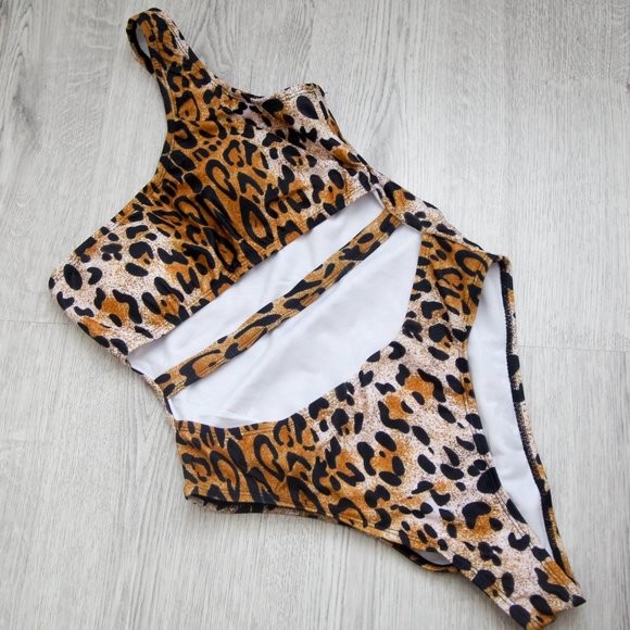 Medium leopard print one piece swimsuit bodysuit - Picture 2 of 4